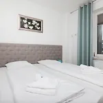 Aquamarina By Renters *