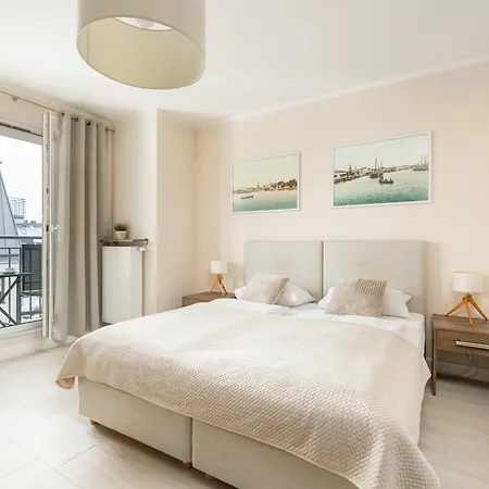 Aquamarina By Renters Apartmán *